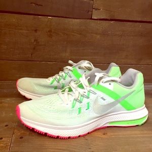 Like new Nike sneakers